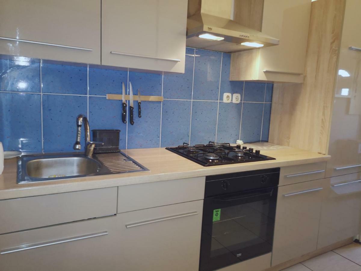 App Emona Appartement Bašanija Buitenkant foto